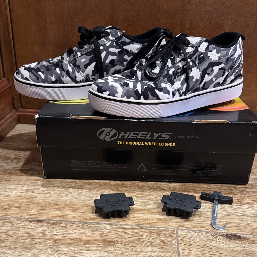 Heelys Black and White Camouflage Skate Shoes